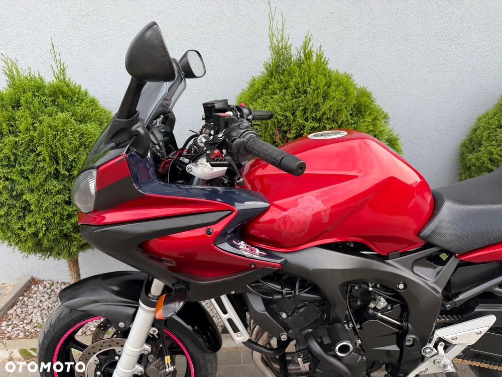 Yamaha FZ - 32