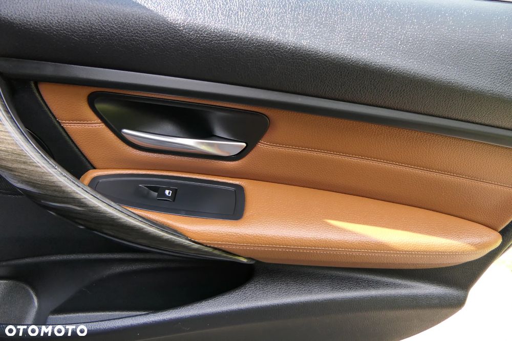 BMW Seria 3 320d Efficient Dynamics Edition Luxury Line - 27