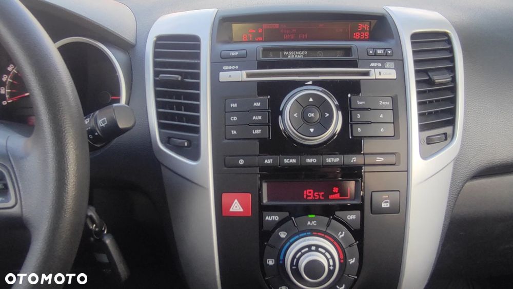 Kia Venga - 5