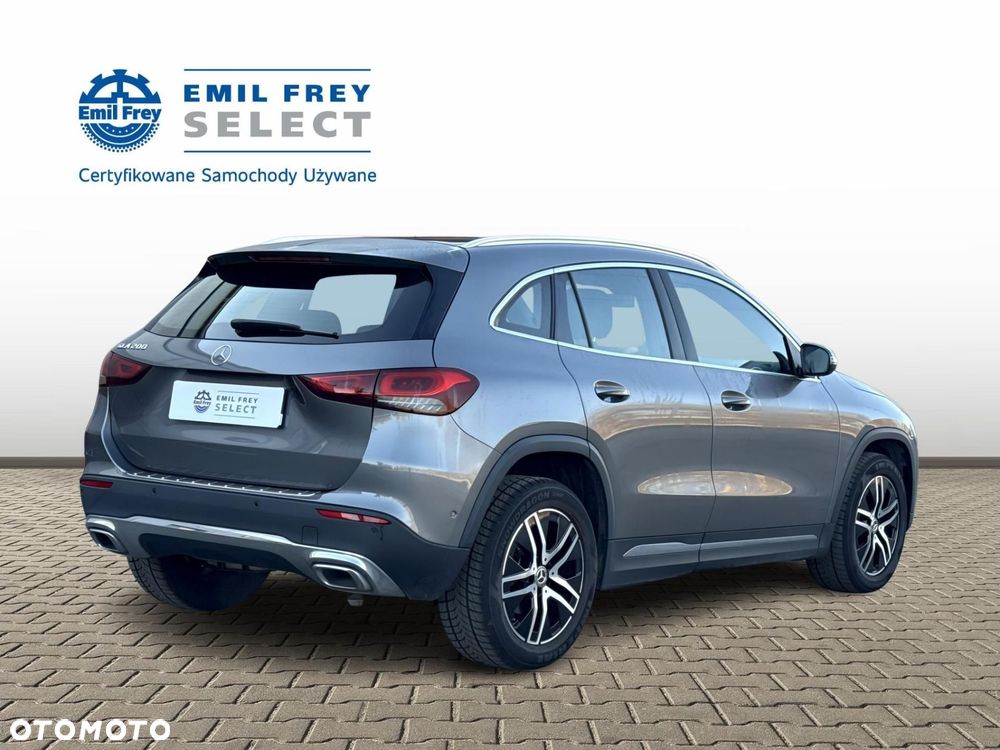 Mercedes-Benz GLA - 5