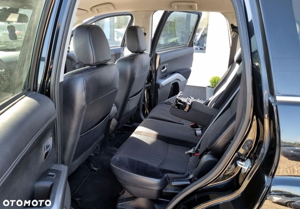Mitsubishi Outlander - 23