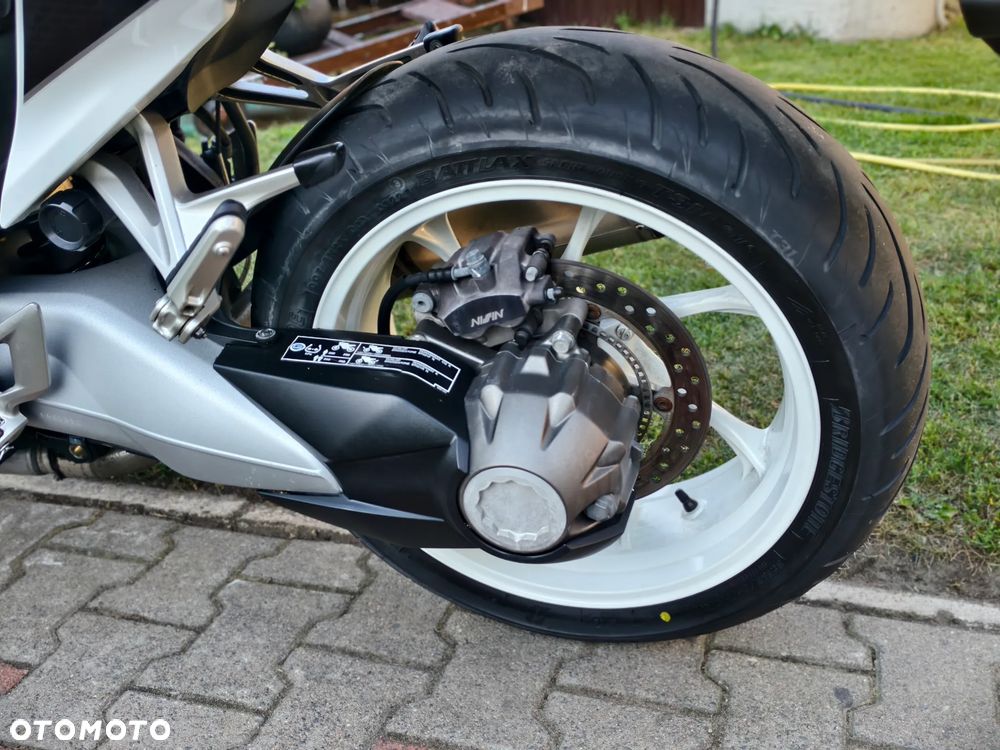 Honda VFR - 25