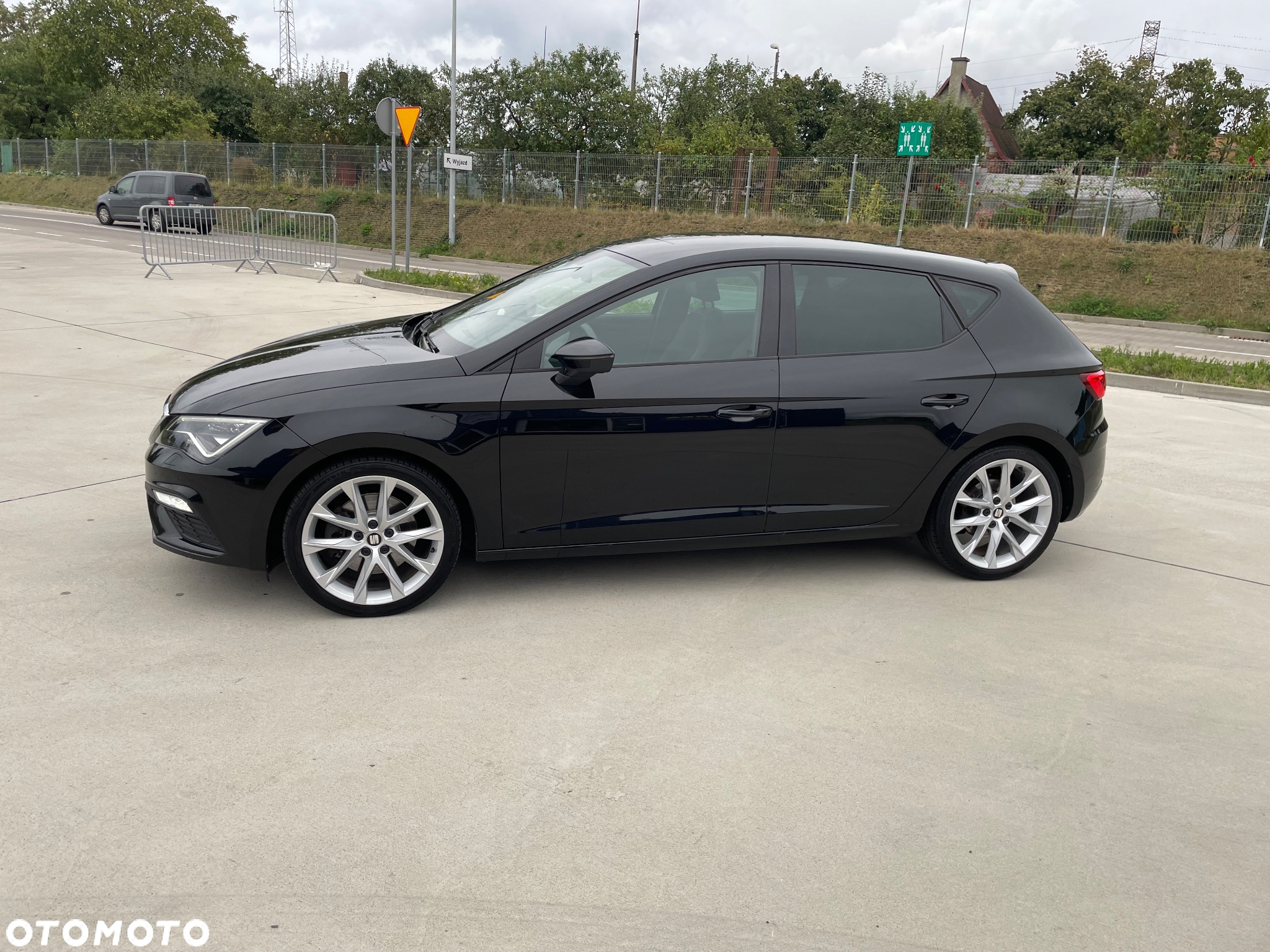 Seat Leon 2.0 TDI FR Black S&S - 4