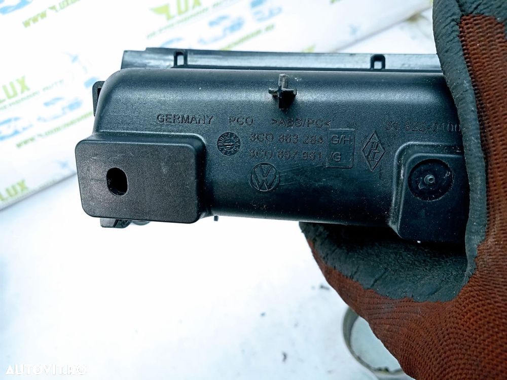 Scrumiera cu bricheta 3c0863284g Volkswagen VW Passat B6 - 2
