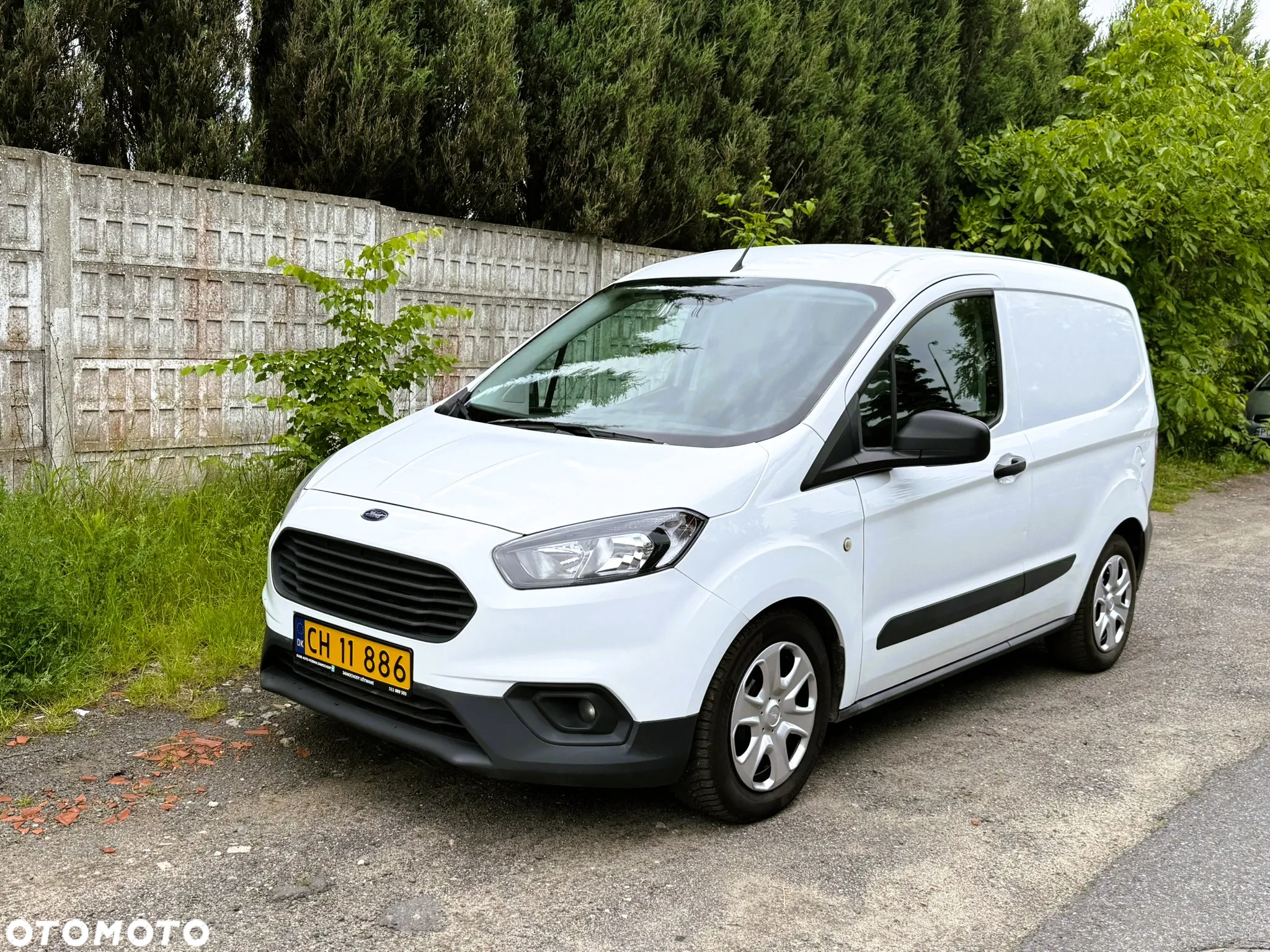 Ford Transit Courier - 11