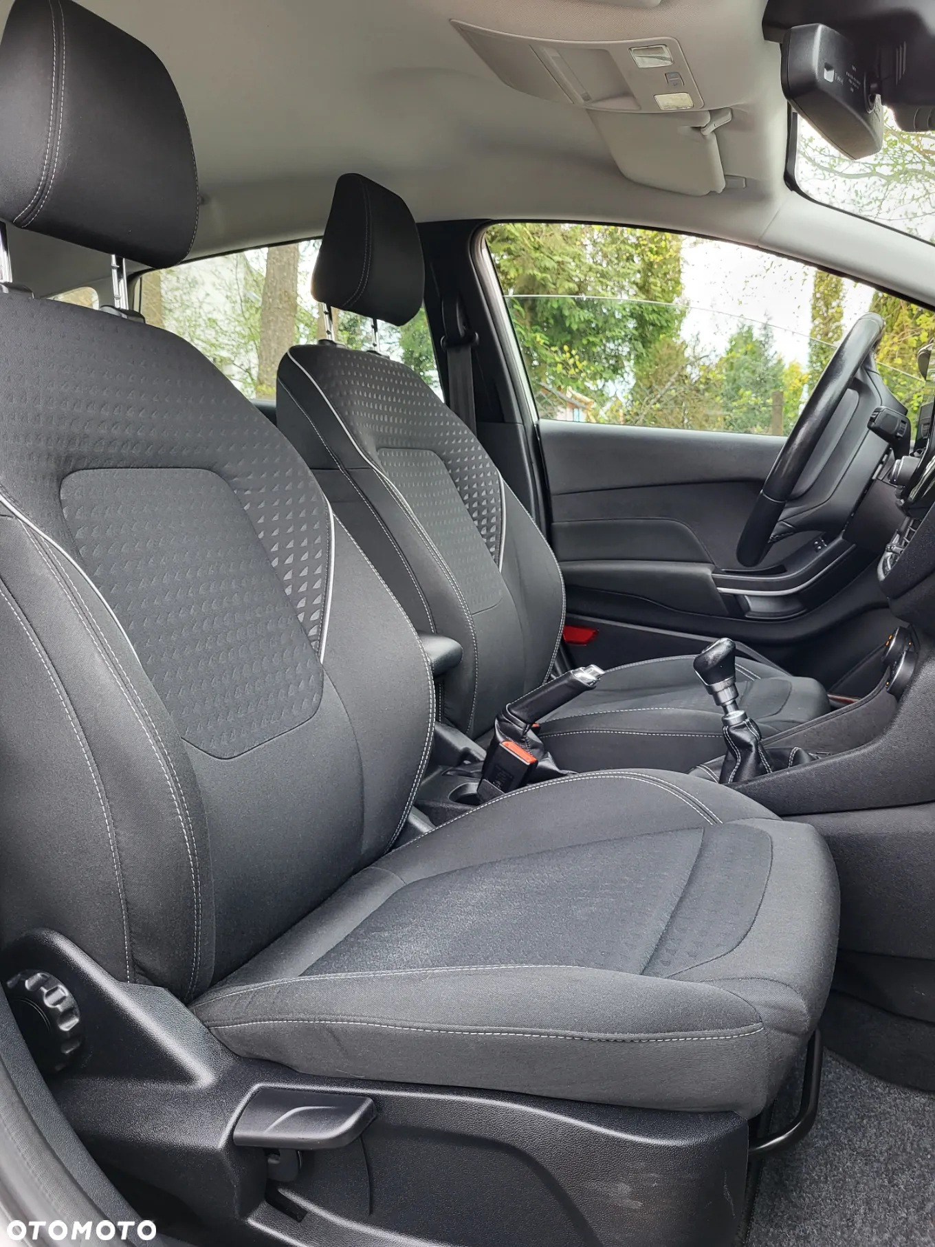 Ford Fiesta 1.5 TDCi S&S TITANIUM - 24