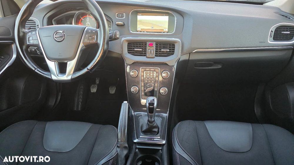 Volvo V40 D2 Kinetic - 16