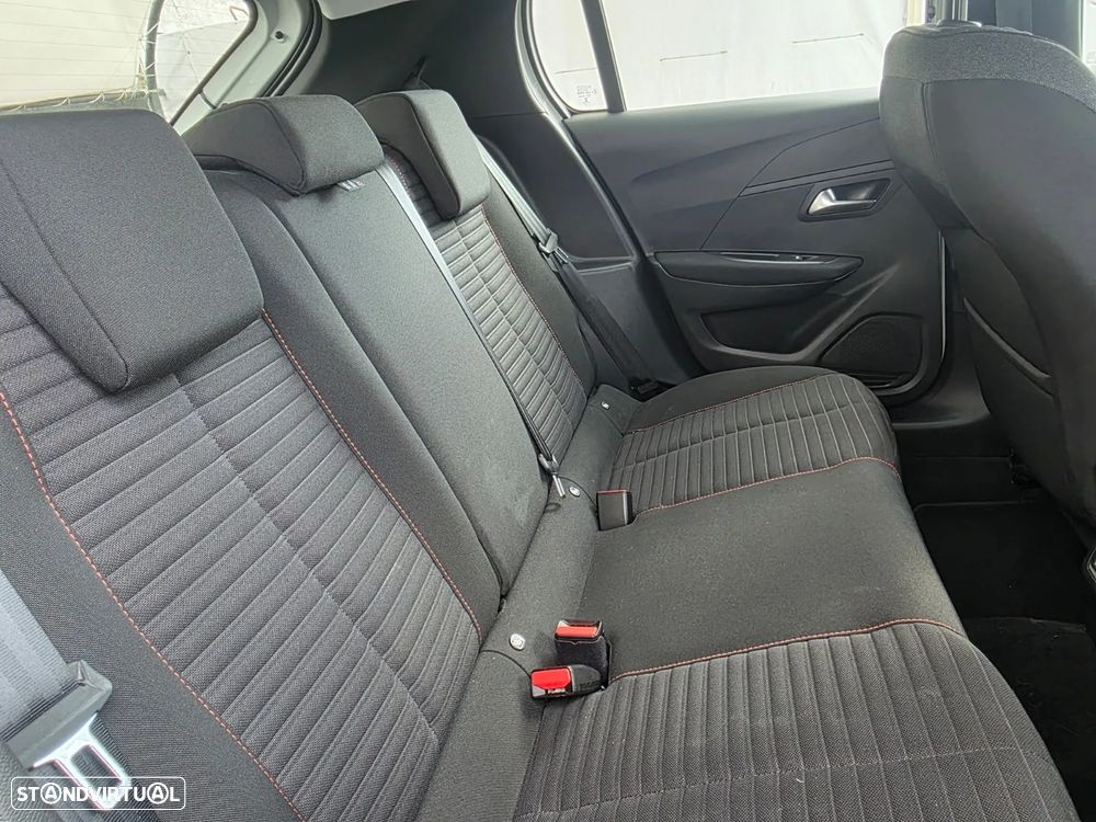 Peugeot e-208 Allure - 18