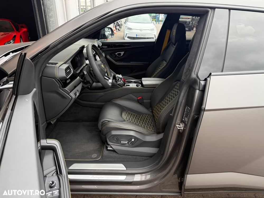 Lamborghini URUS - 23