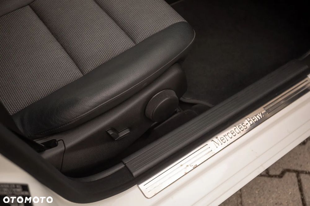 Mercedes-Benz Klasa C 180 7G-TRONIC Avantgarde Edition - 25