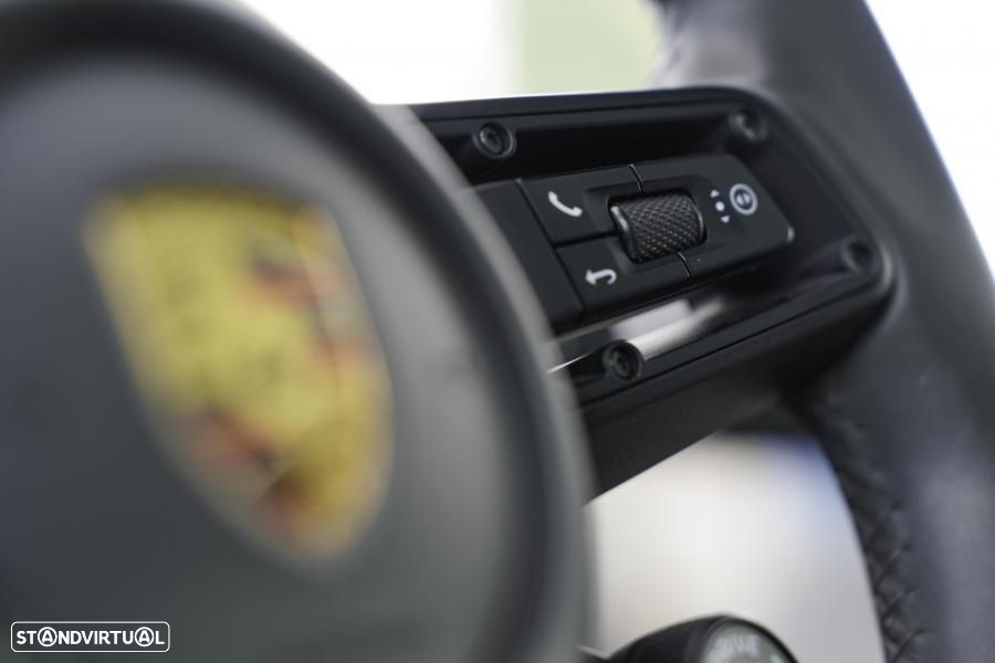 Porsche Taycan 4S bateria Performance Plus - 12