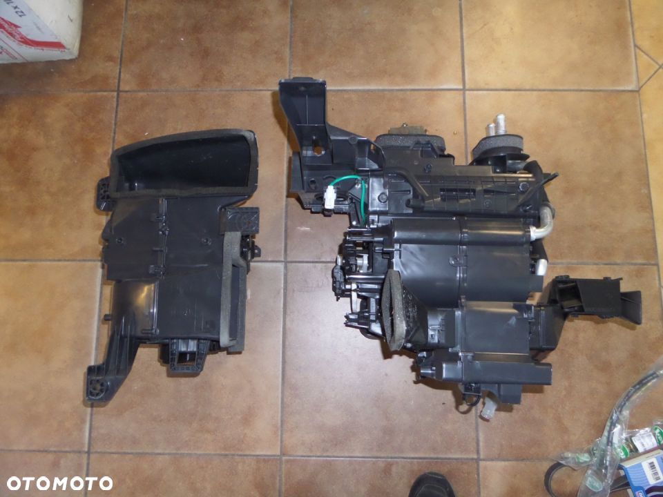 5123 NAGRZEWNICA Dmuchawa MAZDA 2 2015 2016 14- - 1