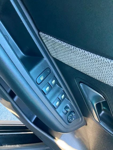 Citroën C4 PureTech 130 Stop&Start EAT8 SHINE - 34