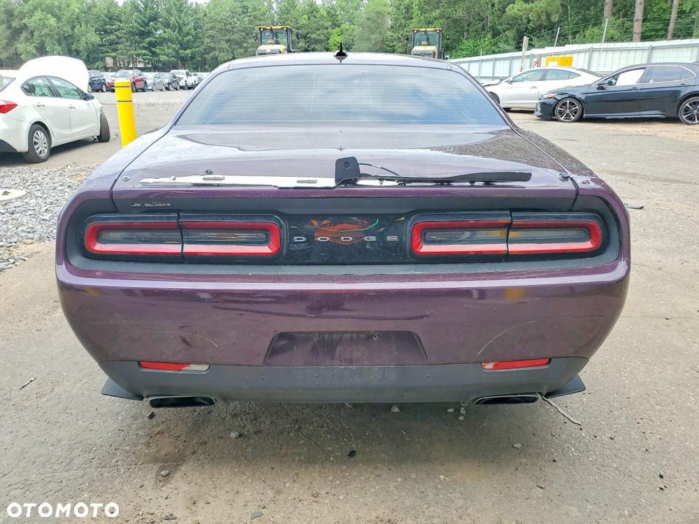 Dodge Challenger 6.4 Scat Pack - 6