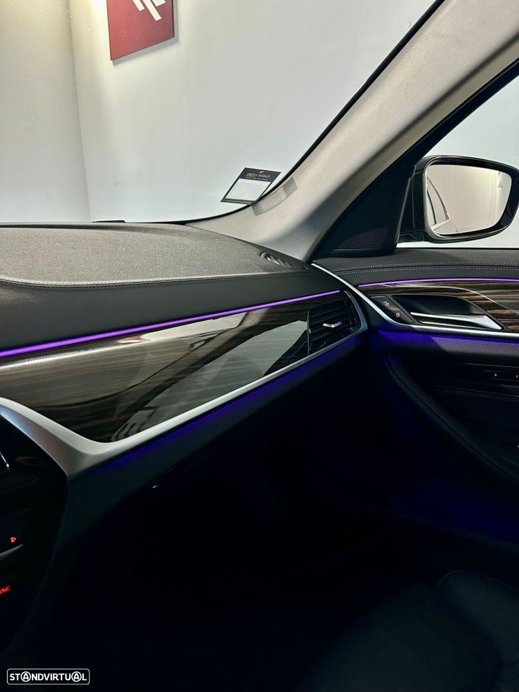 BMW 530 e Line Luxury - 43