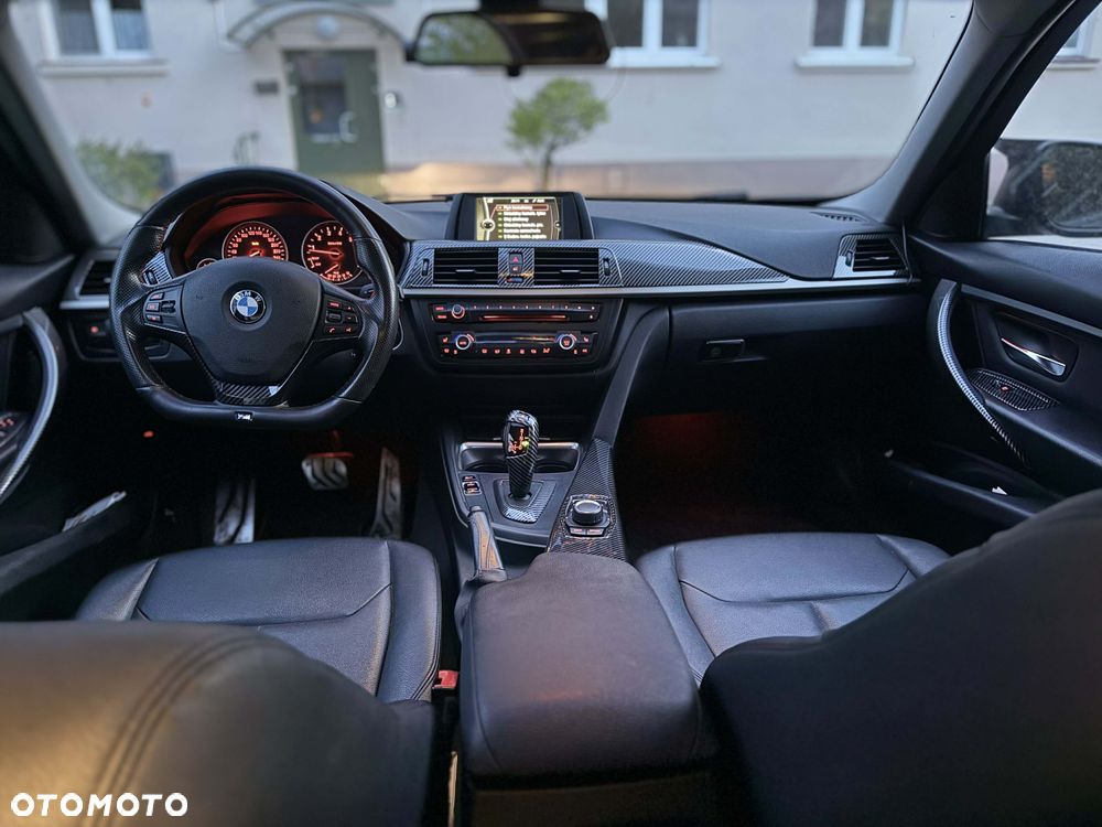 BMW Seria 3 320i - 10