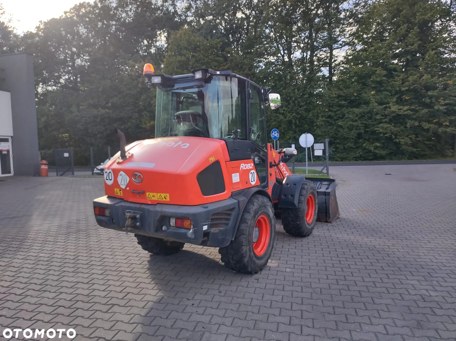 Kubota R082 - 13