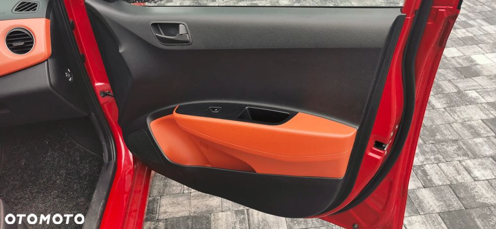 Hyundai i10 1.2 Fifa World Cup Edition - 24