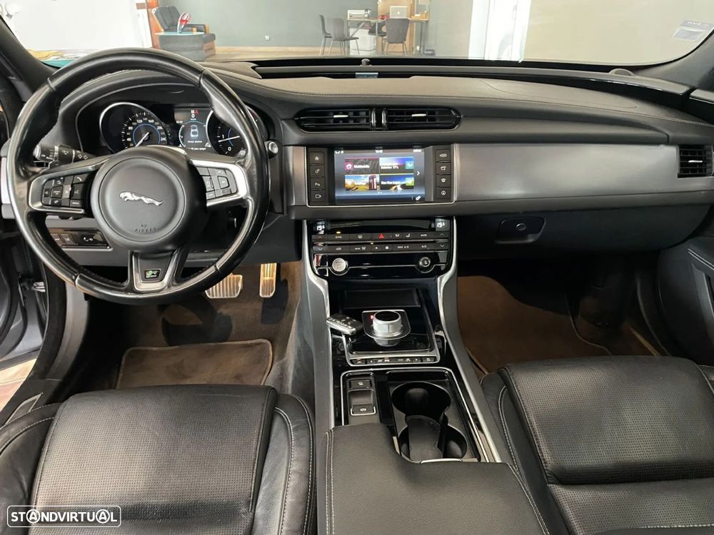 Jaguar XF - 27