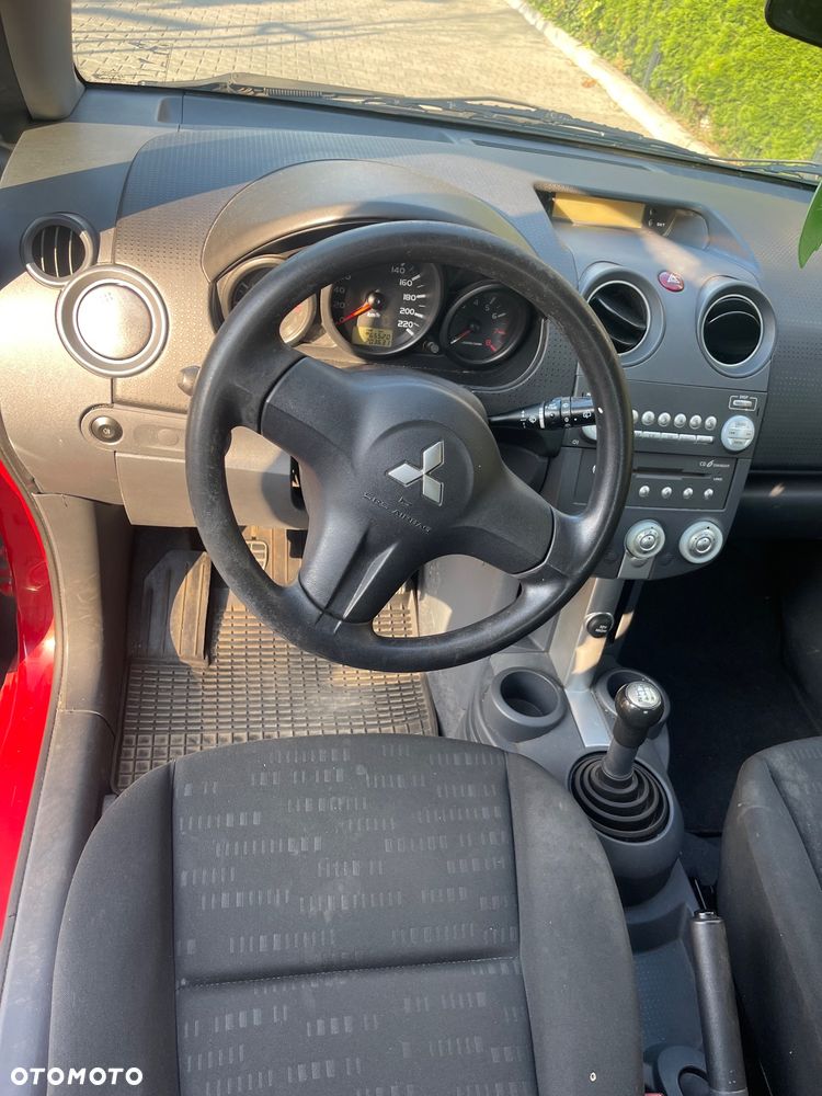 Mitsubishi Colt - 10