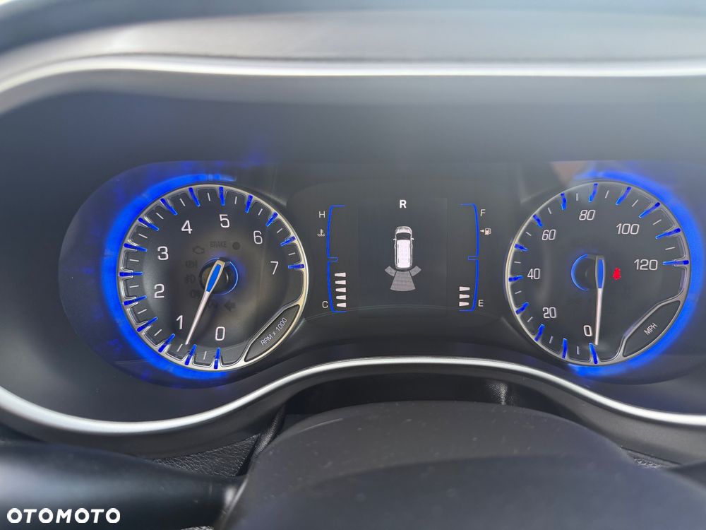 Chrysler Pacifica - 19
