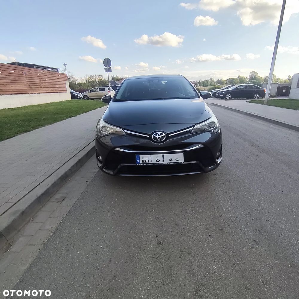 Toyota Avensis 2015 photo 3