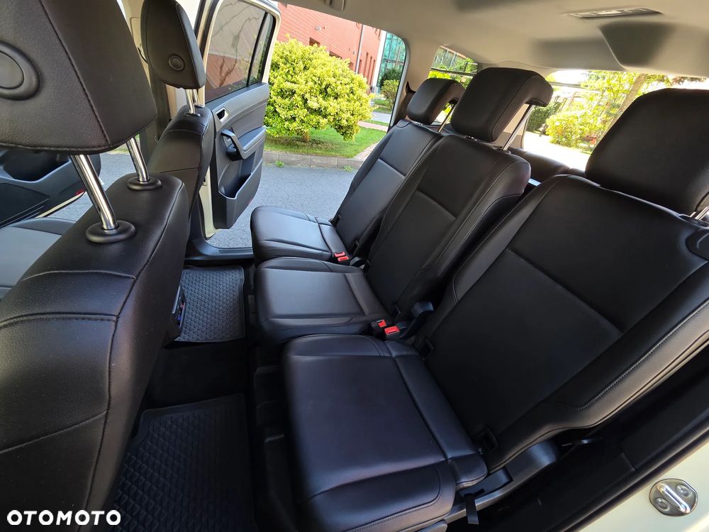 Volkswagen Touran 2.0 TDI SCR DSG Trendline - 28