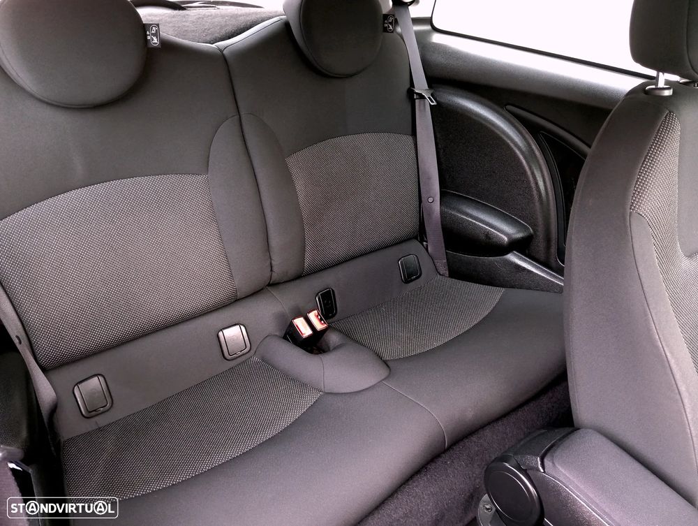 MINI 3 Portas One D - 4