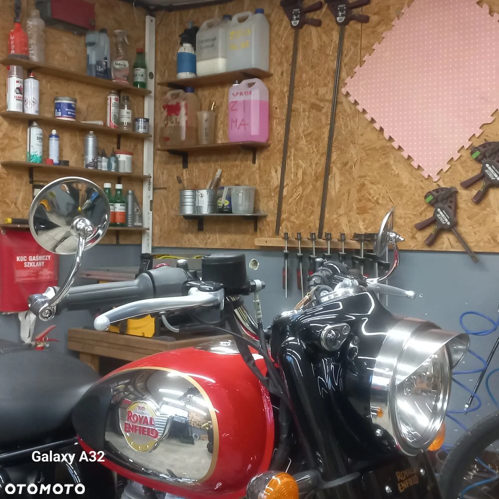 Royal Enfield Classic - 4