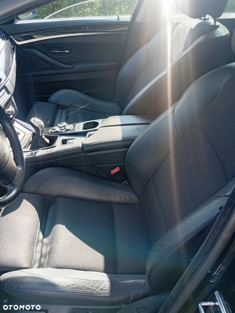 BMW Seria 5 520d - 33
