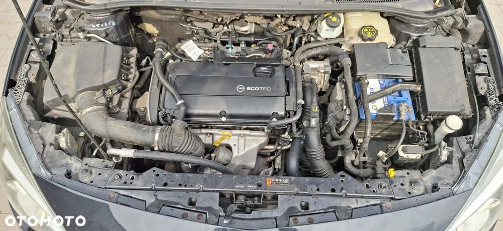 Opel Astra 1.6 Turbo Innovation - 29