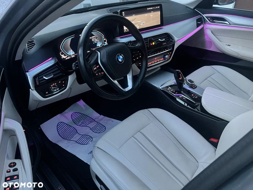 BMW Seria 5 520e Luxury Line - 7