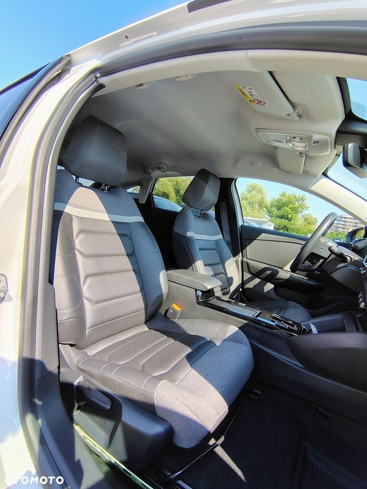 Citroën C4 EV136 50kWh Shine - 10