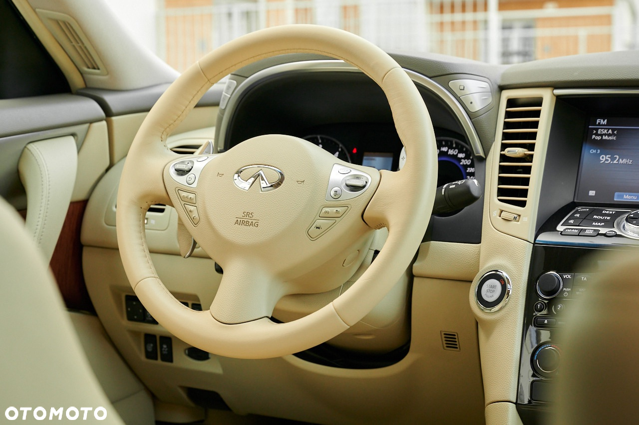 Infiniti QX70 3.0d S - 34
