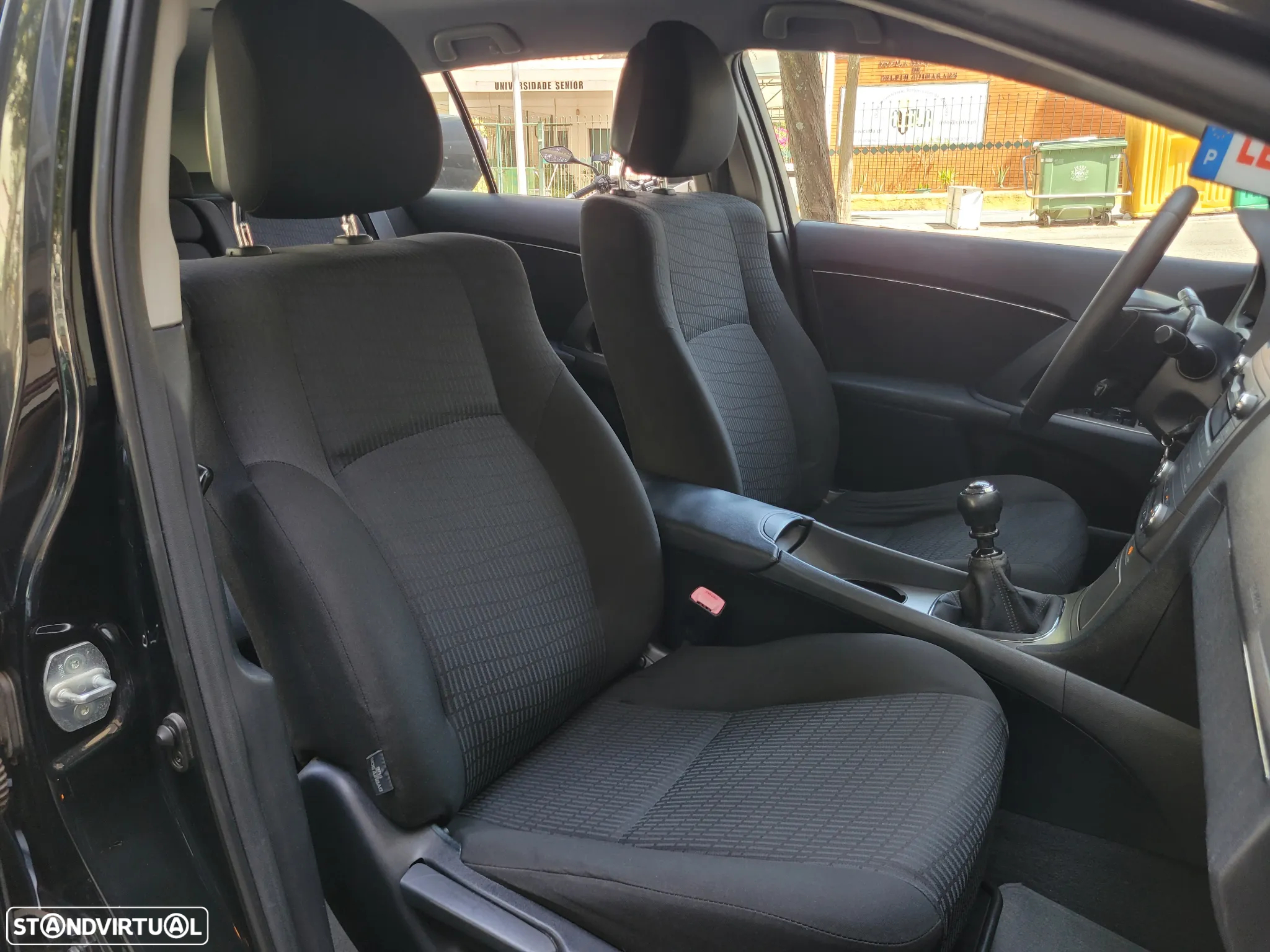 Toyota Avensis SW 2.0 D-4D - 56