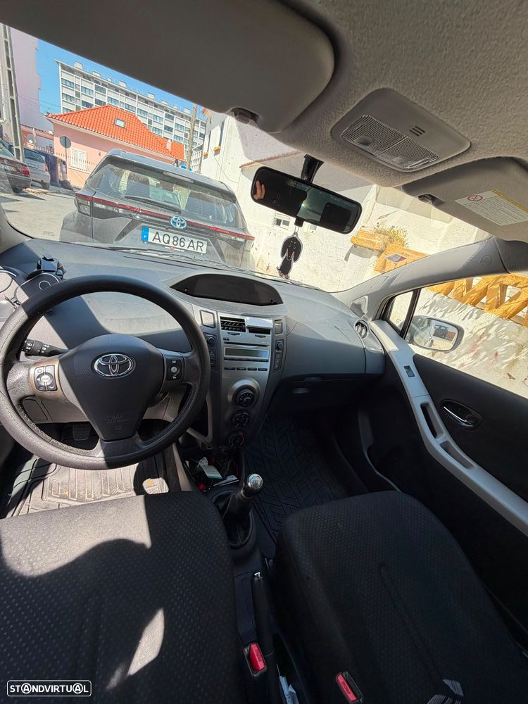 Toyota Yaris 1.0 VVT-i - 7