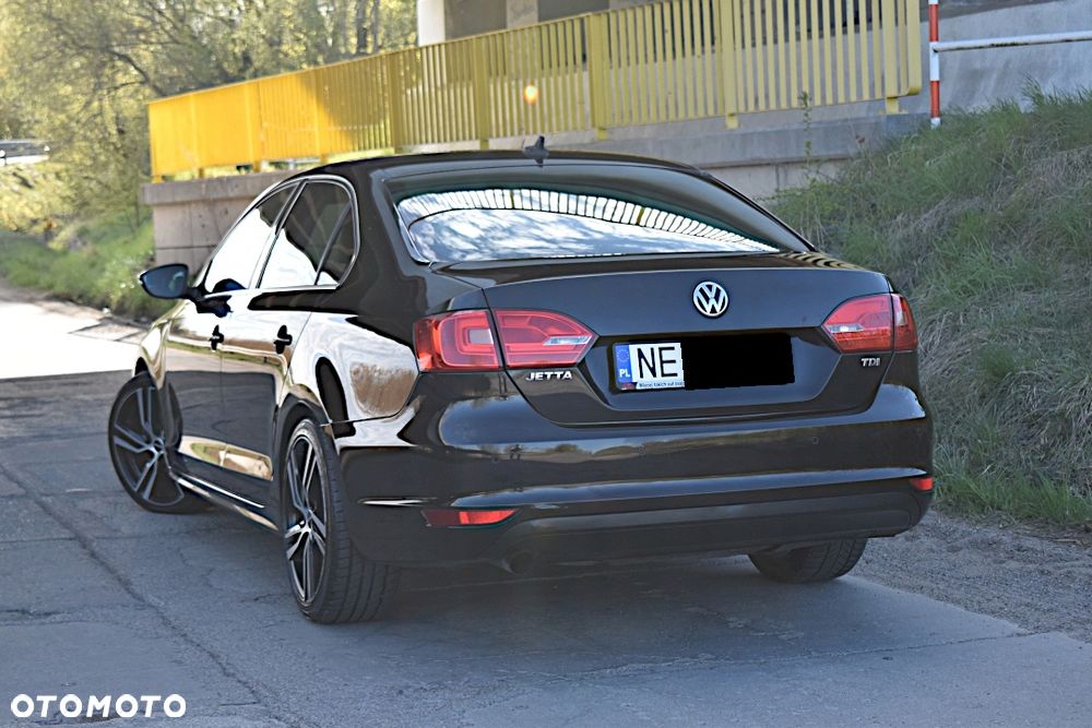 Volkswagen Jetta 1.6 TDI DSG Blue Motion Technology Life - 5