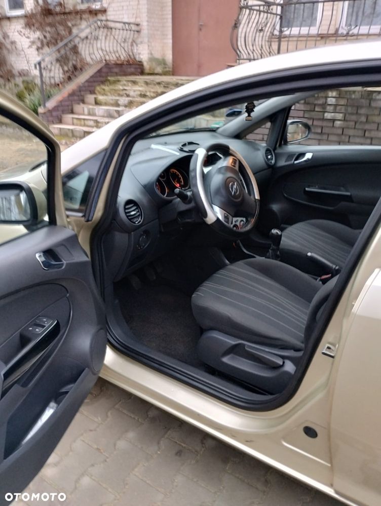 Opel Corsa 1.2 16V Innovation - 16