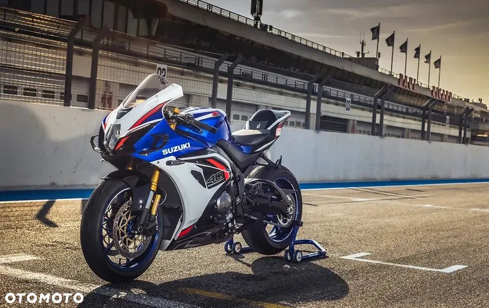 Suzuki GSX-R - 8