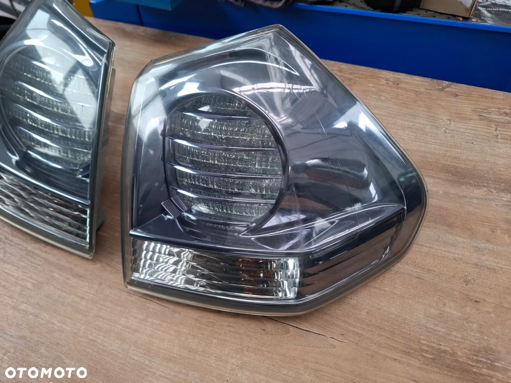 LEXUS RX LAMPA TYL LEWA PRAWA - 3