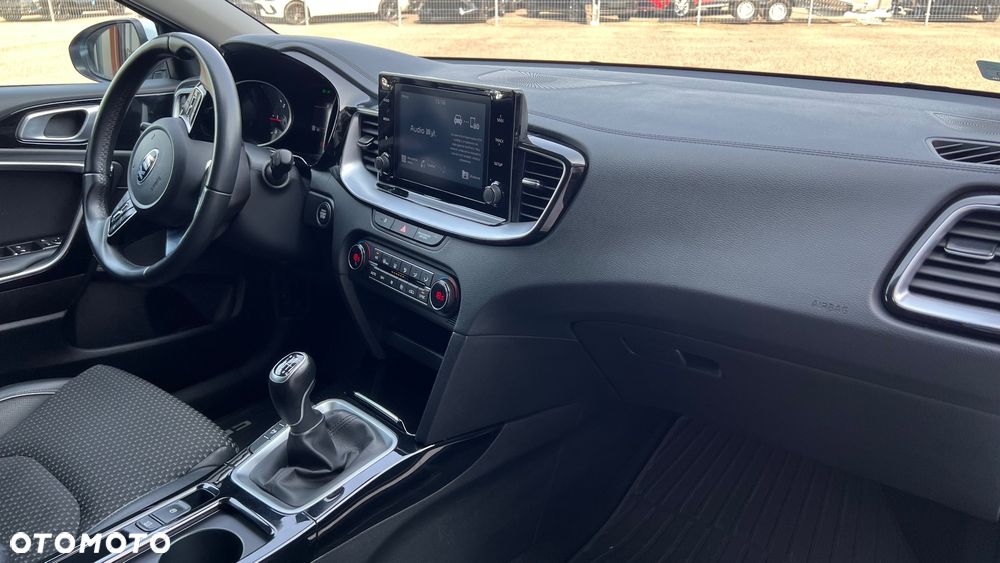 Kia Ceed 1.6 CRDi mHEV L - 9