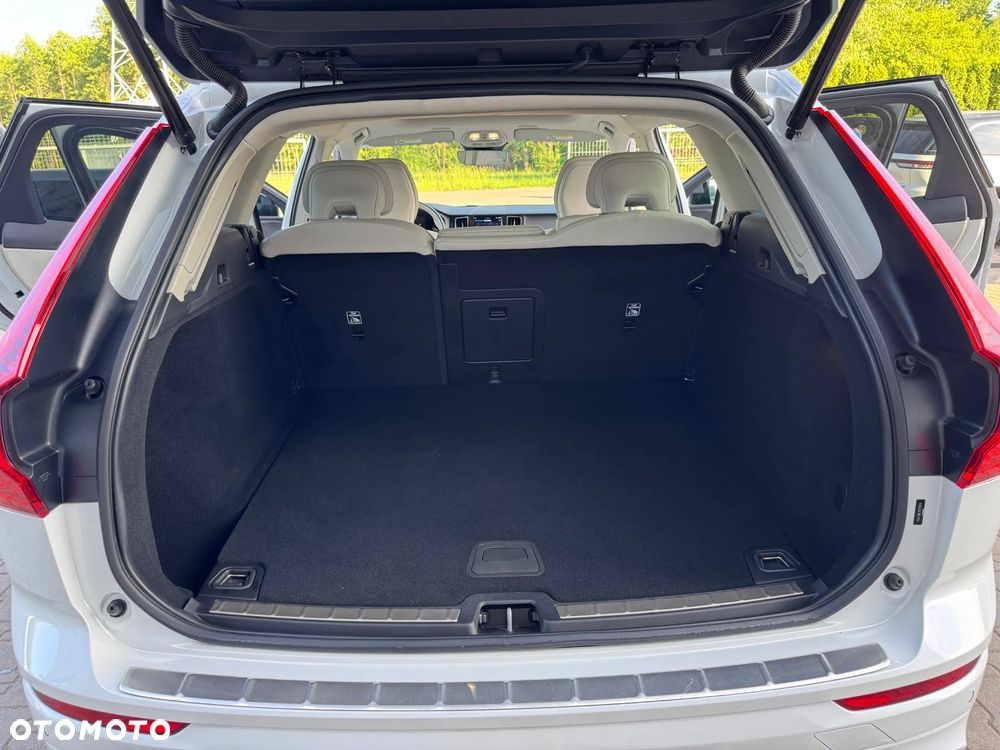 Volvo XC 60 B5 B AWD Plus Dark - 12