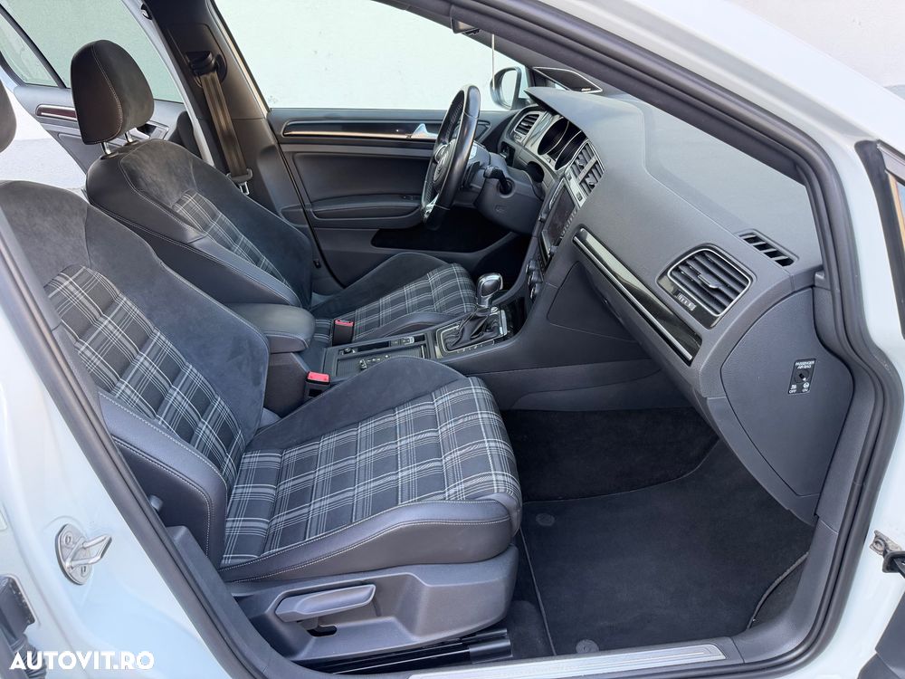 Volkswagen Golf 2.0 TDI DSG GTD - 8