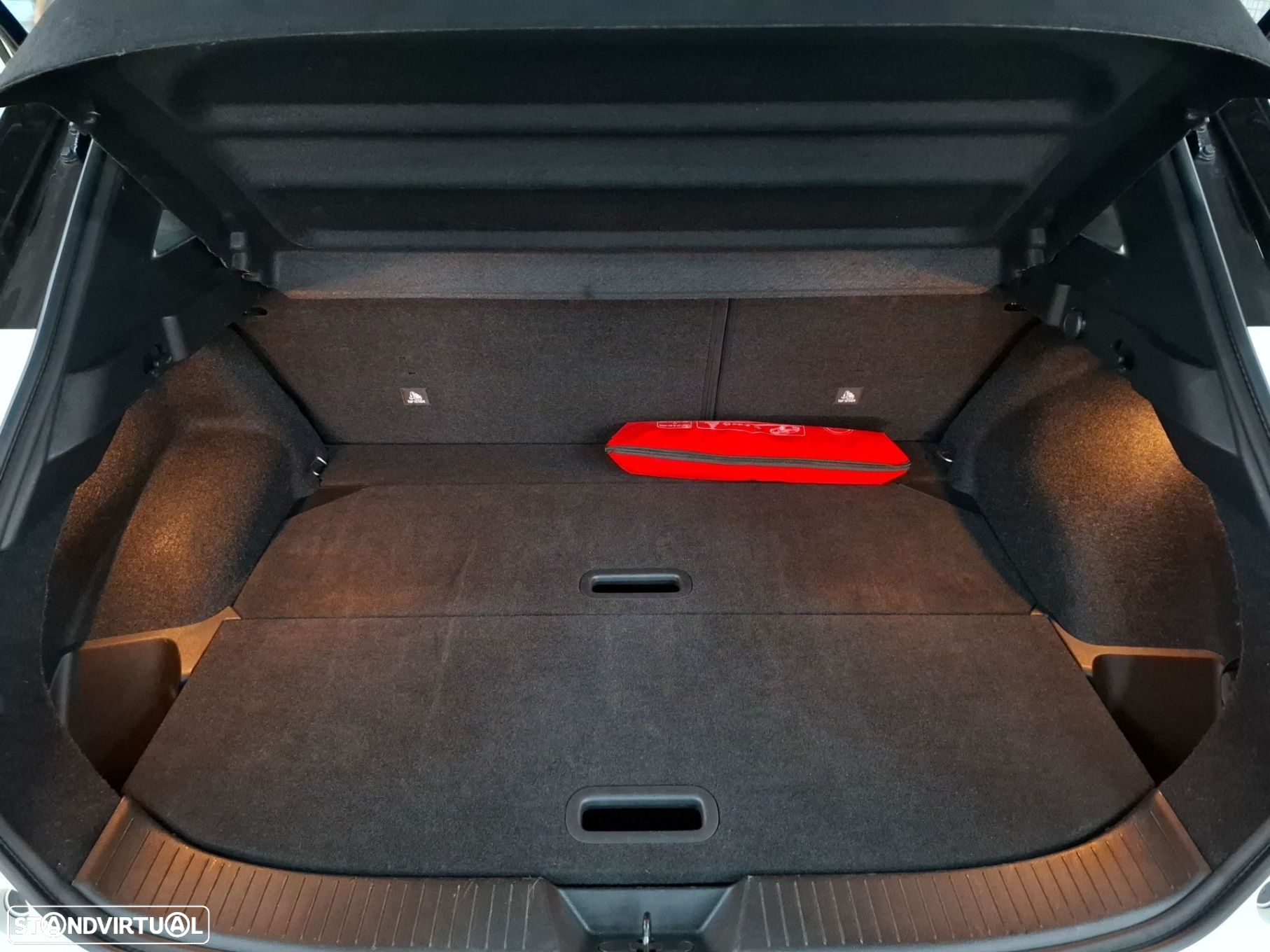 Nissan Qashqai 1.3 DIG-T N-Connecta LED+TT+SKY Xtronic - 25