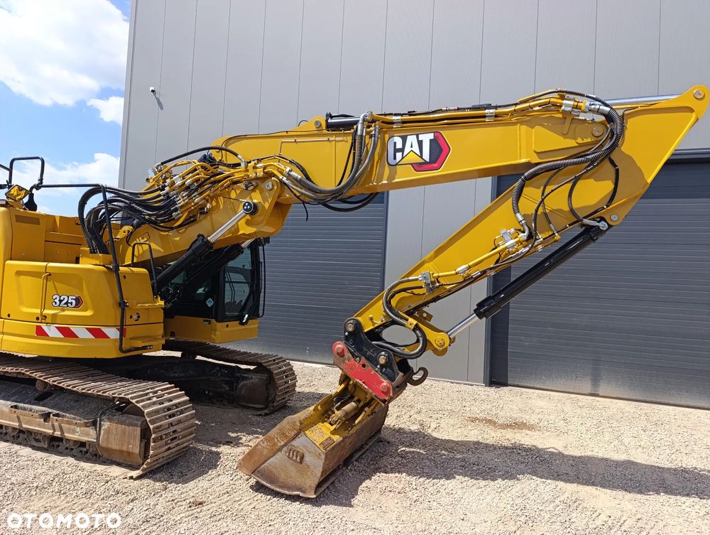 Caterpillar 325 - 8
