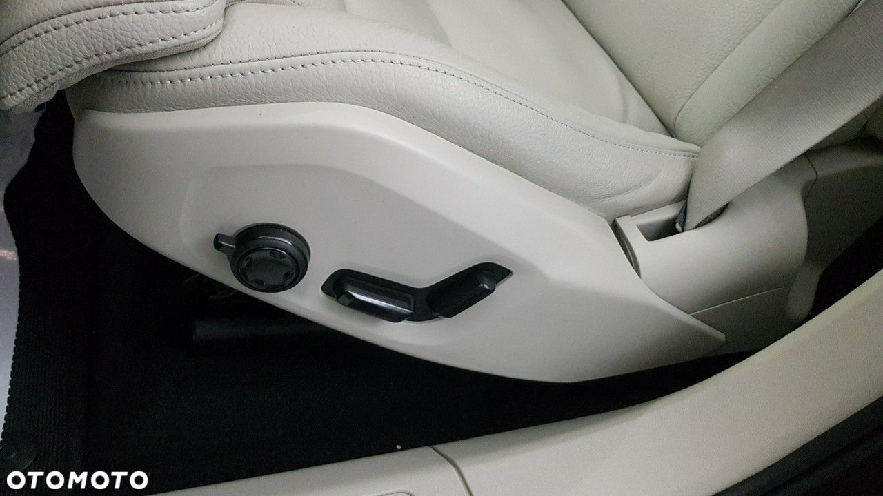 Volvo XC 60 - 31