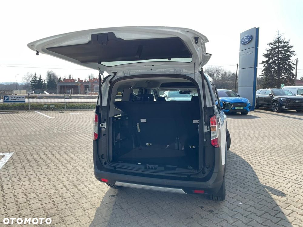 Ford Tourneo Courier - 13