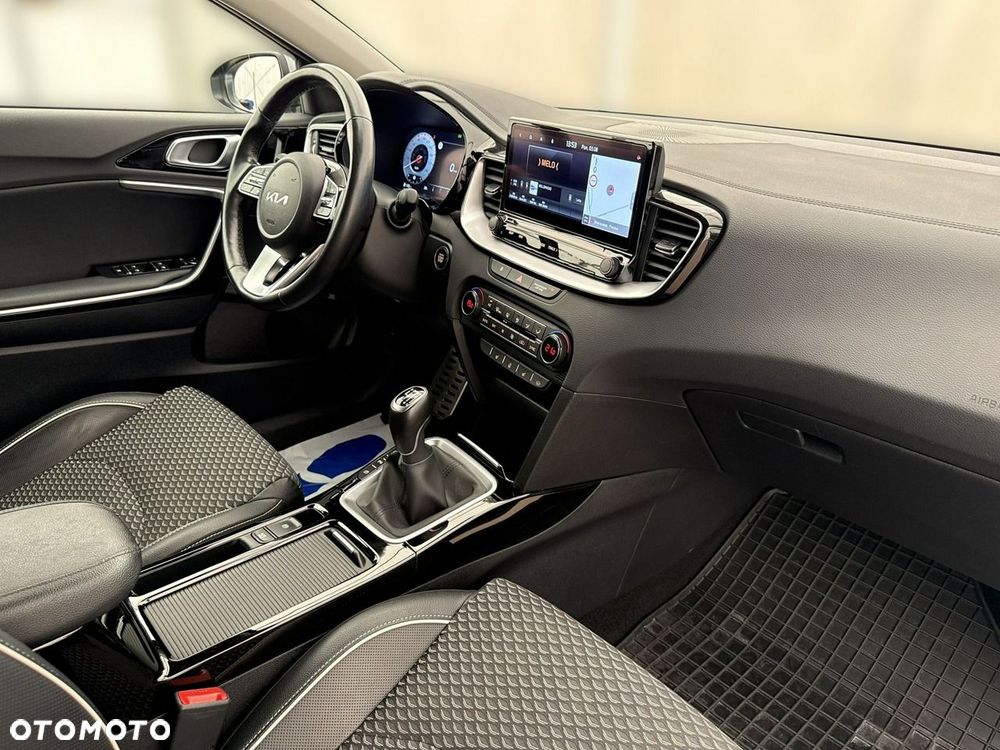 Kia Ceed - 24