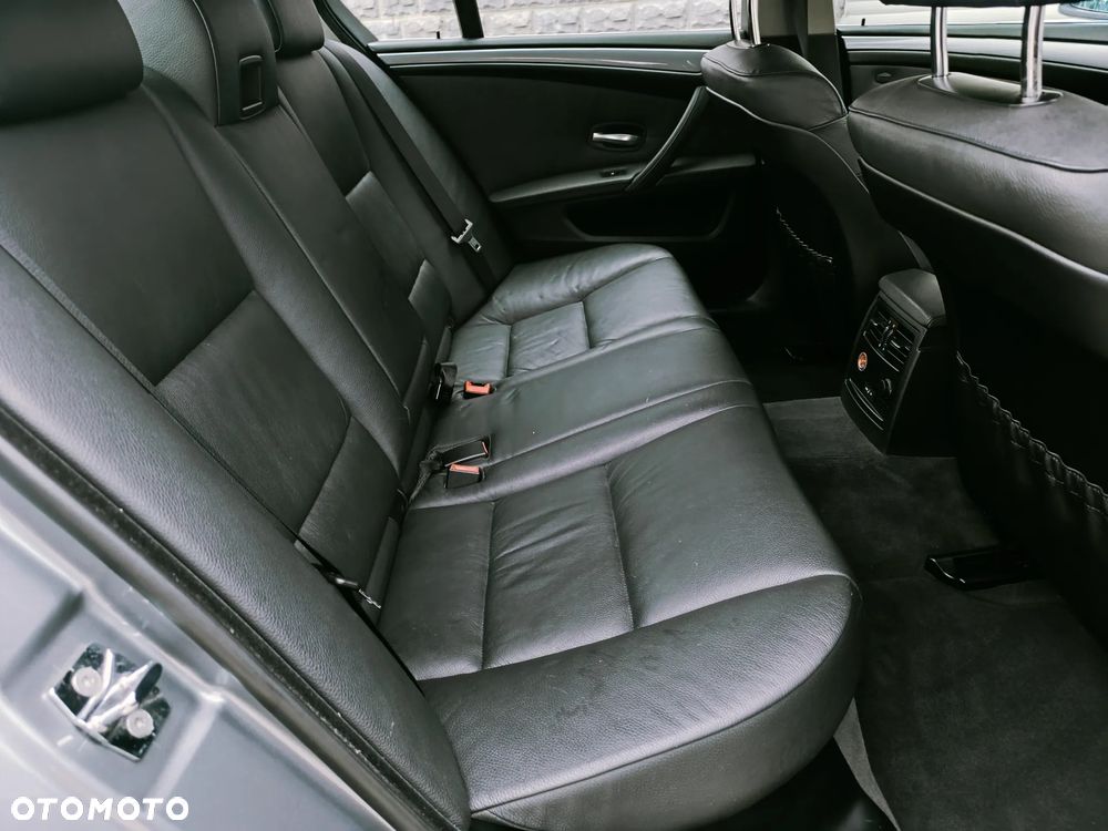 BMW Seria 5 525i - 31