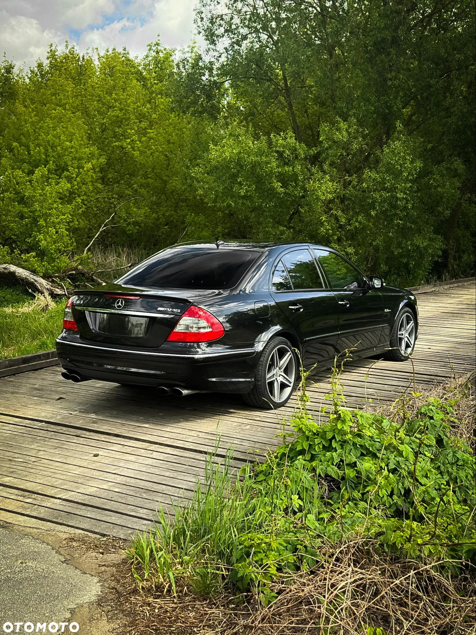 Mercedes-Benz Klasa E 63 AMG - 14